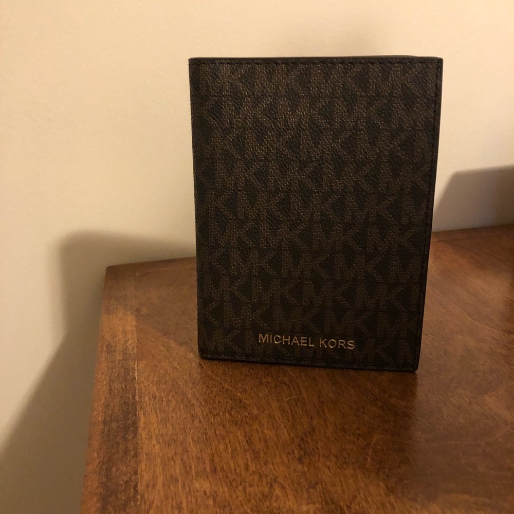 michael kors passport holder
